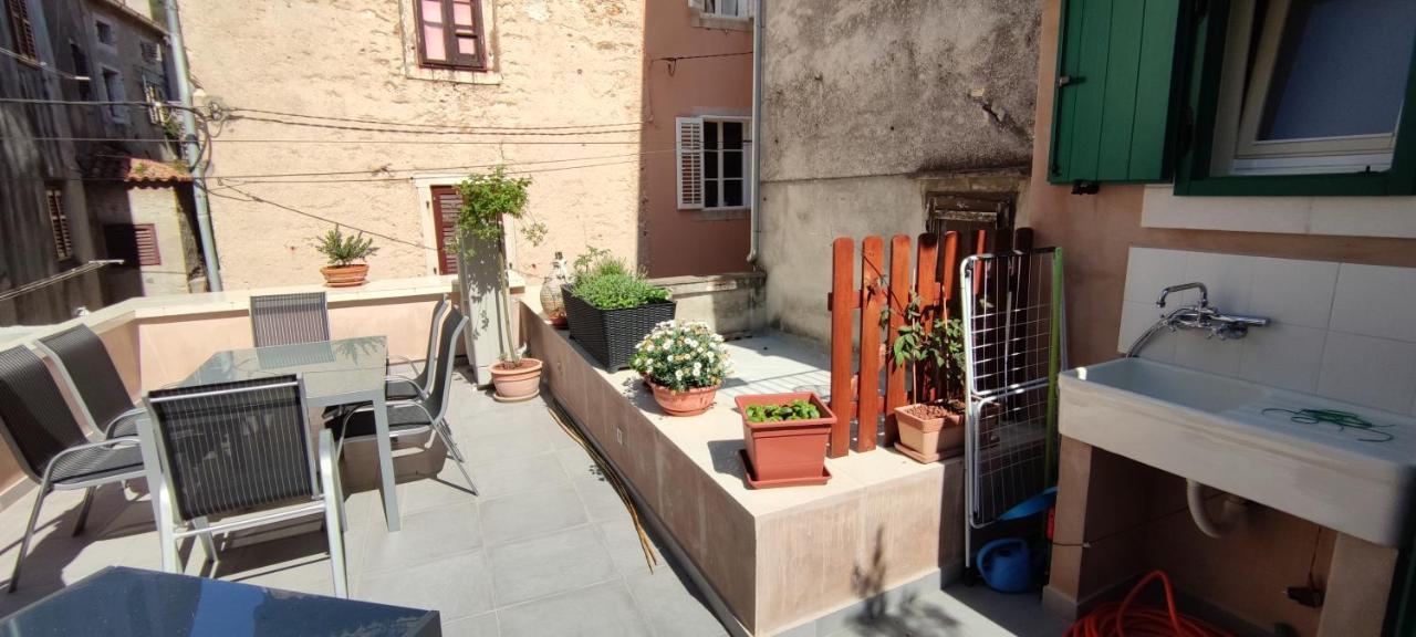 Luxury Apartment - Old Soul With A New Heart Cres Exterior photo